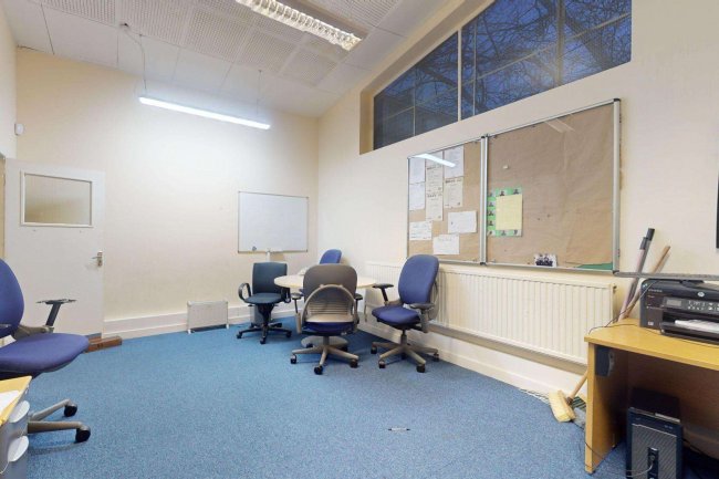 33 Giesbach Road, London N19 3DA 1