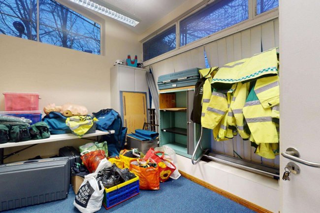 33 Giesbach Road, London N19 3DA 1