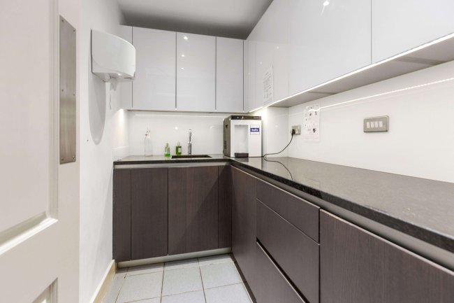 76 Crown Road, Twickenham, TW1 3EU 46