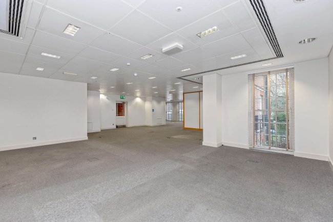 76 Crown Road, Twickenham, TW1 3EU 46