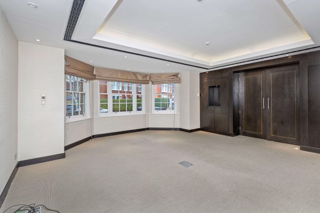 76 Crown Road, Twickenham, TW1 3EU 46