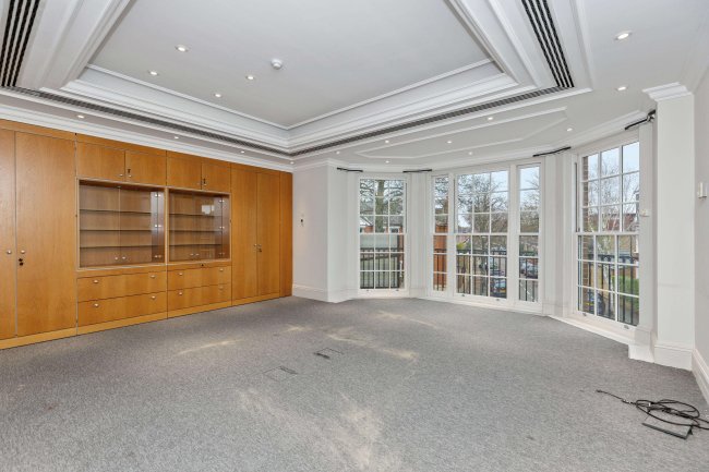 76 Crown Road, Twickenham, TW1 3EU 46