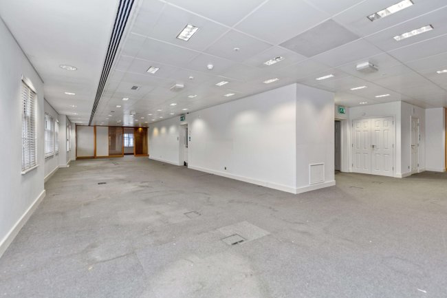 76 Crown Road, Twickenham, TW1 3EU 46