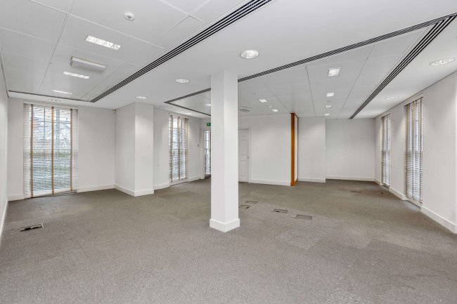 76 Crown Road, Twickenham, TW1 3EU 46