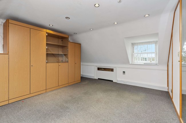 76 Crown Road, Twickenham, TW1 3EU 46