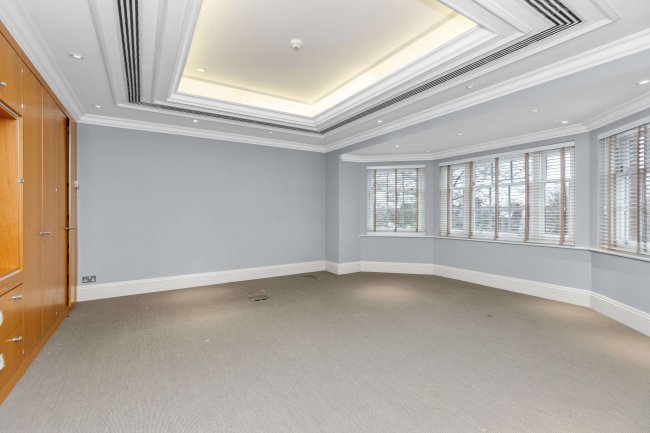 76 Crown Road, Twickenham, TW1 3EU 46