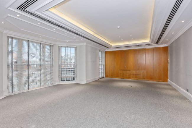 76 Crown Road, Twickenham, TW1 3EU 46