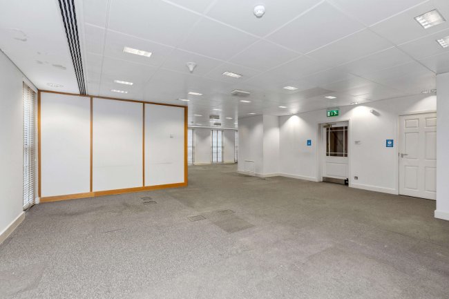 76 Crown Road, Twickenham, TW1 3EU 46