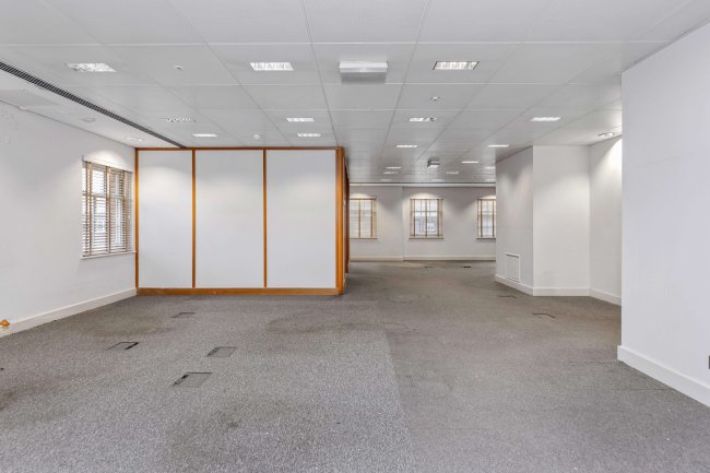 76 Crown Road, Twickenham, TW1 3EU 46