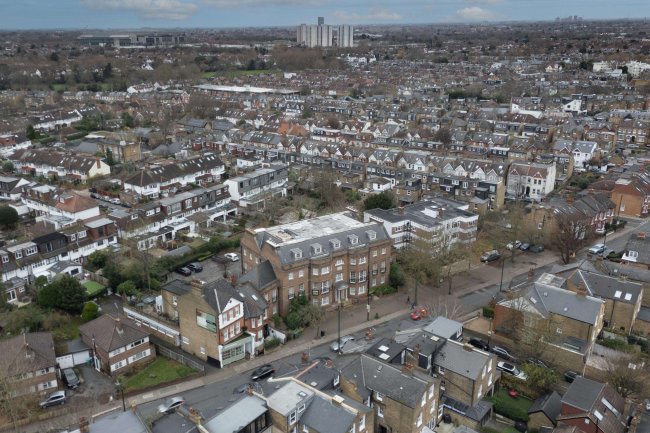 76 Crown Road, Twickenham, TW1 3EU 46