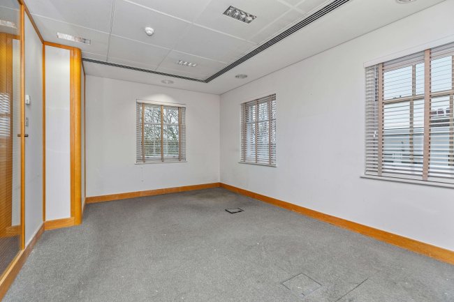 76 Crown Road, Twickenham, TW1 3EU 46