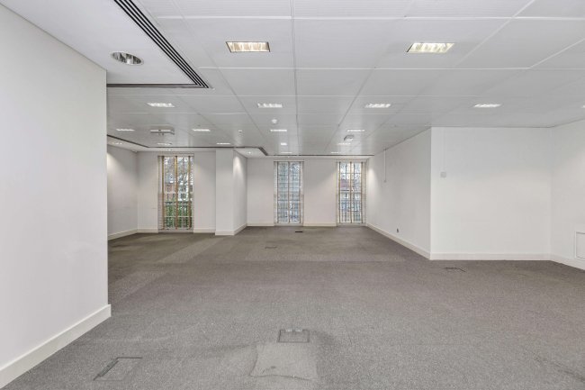 76 Crown Road, Twickenham, TW1 3EU 46