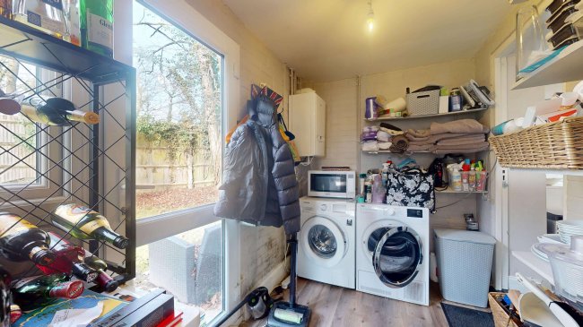 West Lodge, London Road, Bagshot, Surrey, GU19 5HZ 2