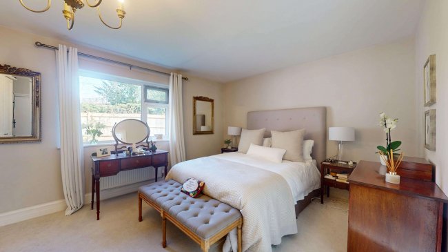 West Lodge, London Road, Bagshot, Surrey, GU19 5HZ 2