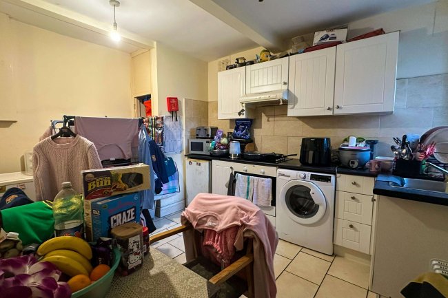 212A & 212B Selhurst Road, South Norwood, London, SE25 6XU 5
