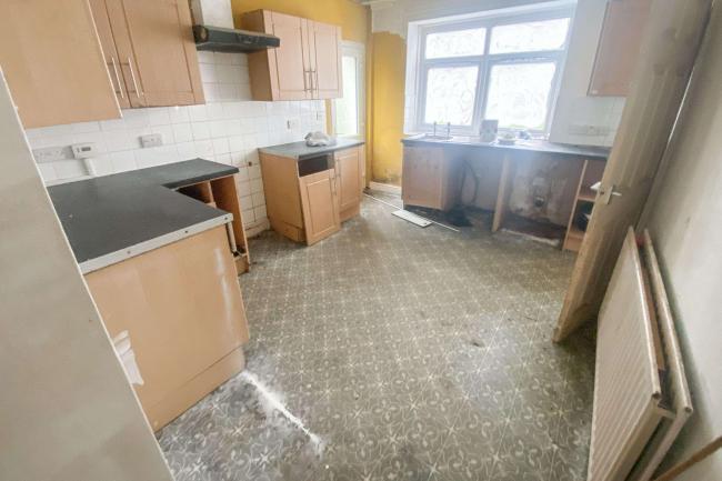 6 The Crescent, Cleator Moor, Cumbria, CA25 5QL 5