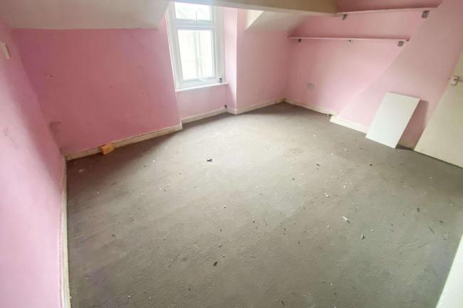 6 The Crescent, Cleator Moor, Cumbria, CA25 5QL 5