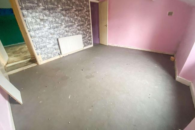 6 The Crescent, Cleator Moor, Cumbria, CA25 5QL 5