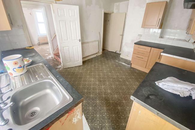 6 The Crescent, Cleator Moor, Cumbria, CA25 5QL 5