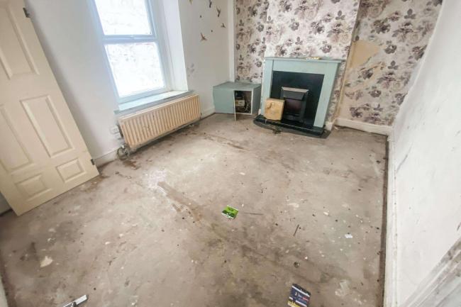 6 The Crescent, Cleator Moor, Cumbria, CA25 5QL 5