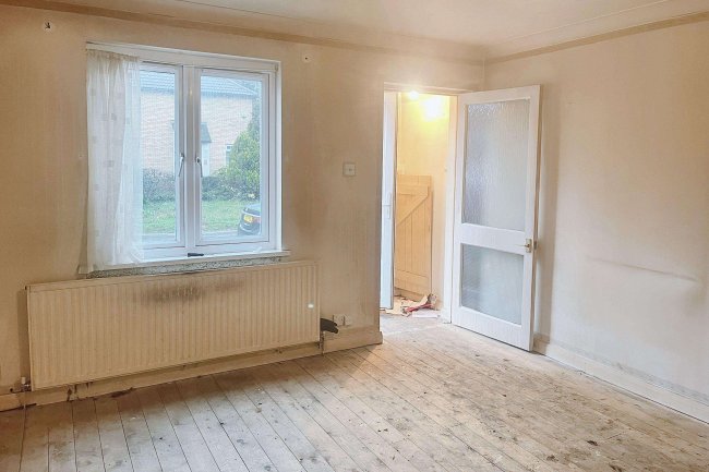 29 New Garden Drive, West Drayton, UB7 7JB 4