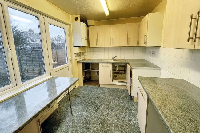 29 New Garden Drive, West Drayton, UB7 7JB 4