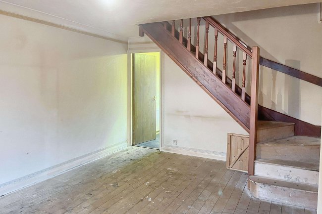 29 New Garden Drive, West Drayton, UB7 7JB 4