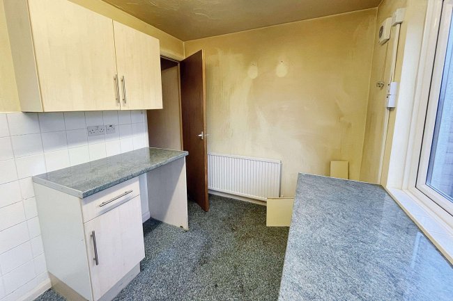 29 New Garden Drive, West Drayton, UB7 7JB 4