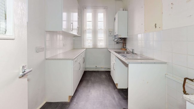 Flat 13, C Block Peabody Estate, Vauxhall Bridge Road, Westminster, London SW1V 1TD 6