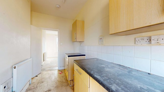 Flat B, 13 Alvington Crescent, Hackney, London, E8 2NN 7