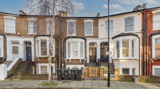 Flat B, 13 Alvington Crescent, Hackney, London, E8 2NN 7