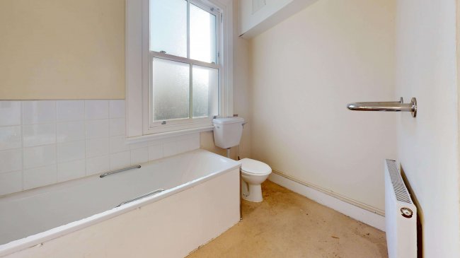 Flat B, 13 Alvington Crescent, Hackney, London, E8 2NN 7