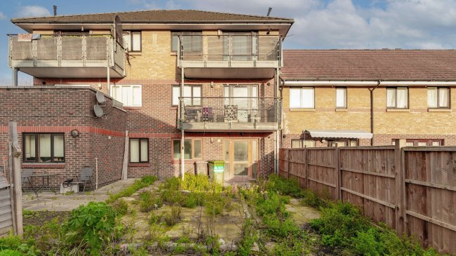 61 Orange Grove, Leytonstone, London, E11 4LL 3