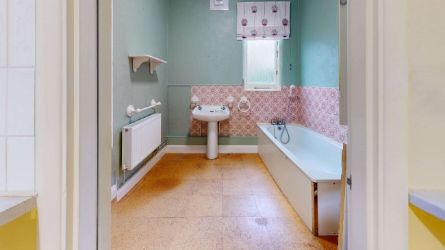 Flat A, 32 Ethelbert Road, West Wimbledon, London, SW20 8QE 1