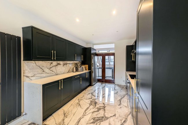 Lower Birtley, Grayswood Road, Surrey, GU27 2DL 6