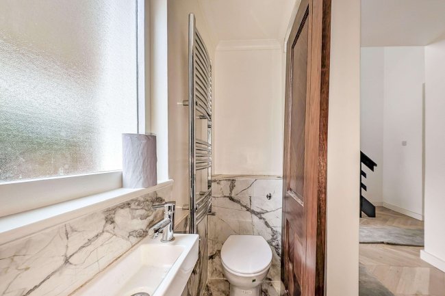 Lower Birtley, Grayswood Road, Surrey, GU27 2DL 6