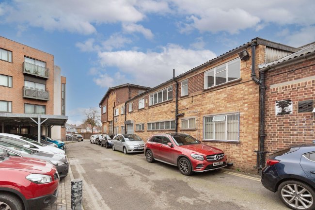 Elmgrove Road, Harrow, HA1 2ED 4