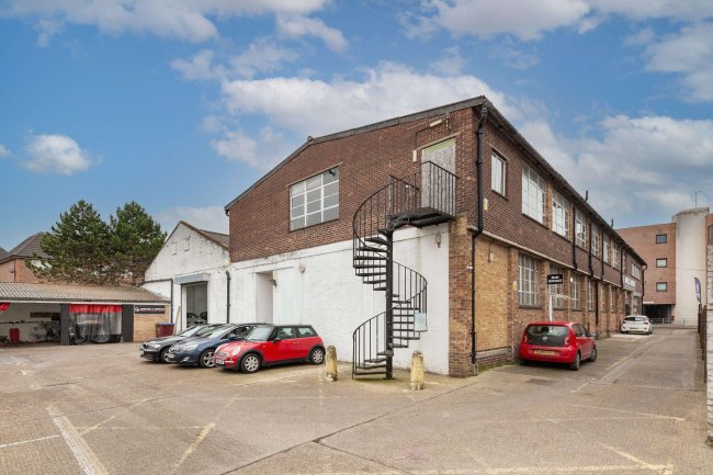 Elmgrove Road, Harrow, HA1 2ED 4