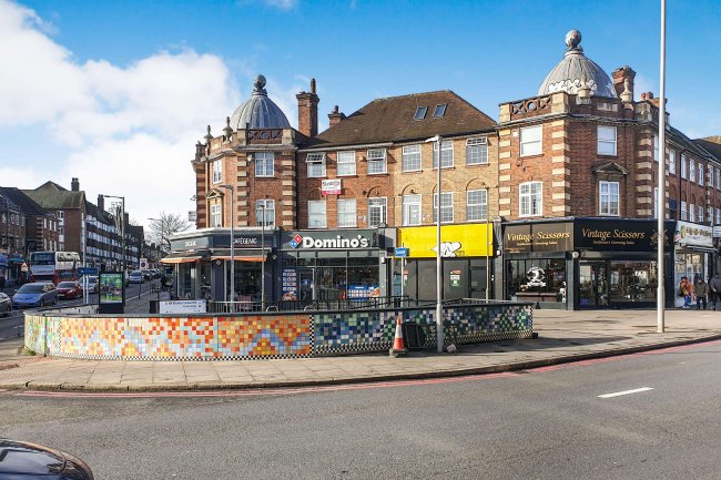 7-8 Central Circus and 21 Parade Mansions, Hendon, London, NW4 3JS 20