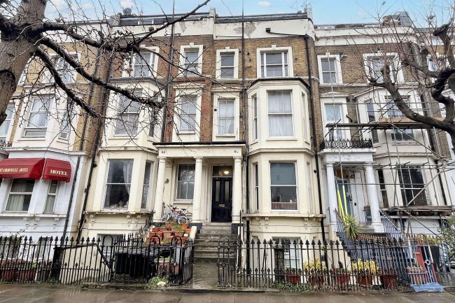 Flat 12, 62-64 West Cromwell Road, Earls Court, London, SW5 9QS 9
