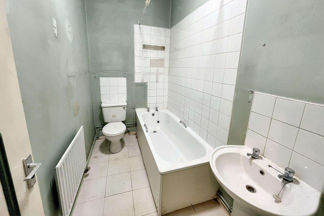 Flat 12, 62-64 West Cromwell Road, Earls Court, London, SW5 9QS 9