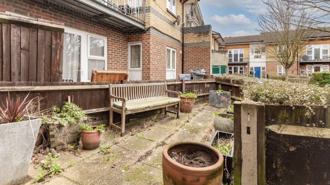 96 Woodcocks, Beckton, London, E16 3LD 2