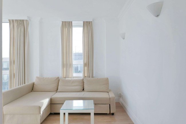 Flat 18 Aegon House, 13 Lanark Square, Isle Of Dogs, London, E14 9QD 4