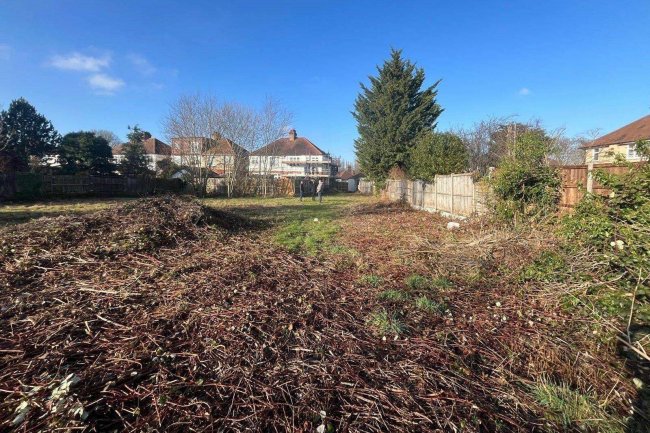 Land to Rear of 182-184 Avery Hill Road, Avery Hill, New Eltham, London SE9 2EY 1