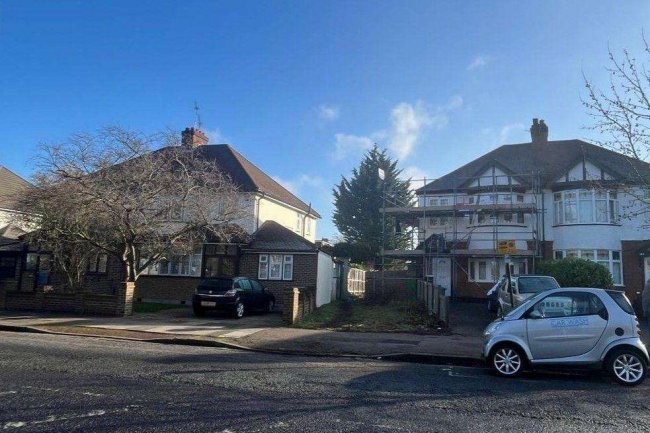 Land to Rear of 182-184 Avery Hill Road, Avery Hill, New Eltham, London SE9 2EY 1