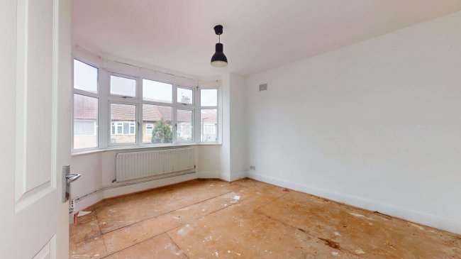 First Floor Flat, 2 Harold Road, Park Royal, London, NW10 7BE 8