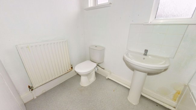 First Floor Flat, 2 Harold Road, Park Royal, London, NW10 7BE 8