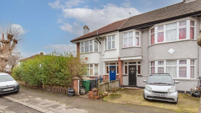 First Floor Flat, 2 Harold Road, Park Royal, London, NW10 7BE 8