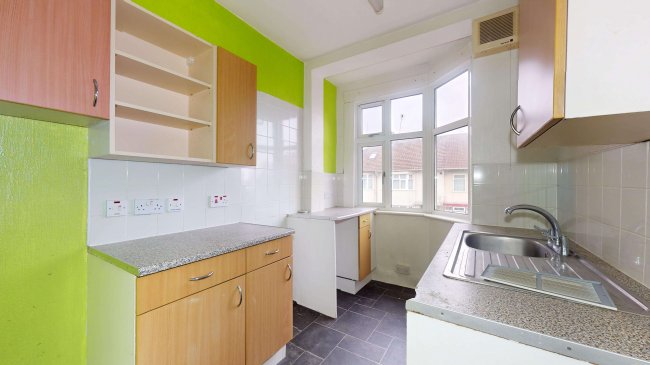 First Floor Flat, 2 Harold Road, Park Royal, London, NW10 7BE 8
