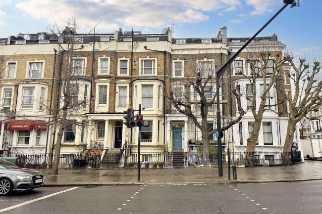Flat 15, 62-64 West Cromwell Road, Earls Court, London SW5 9QS 8